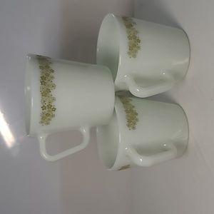 Vintage Pyrex milk glass 1410 mug